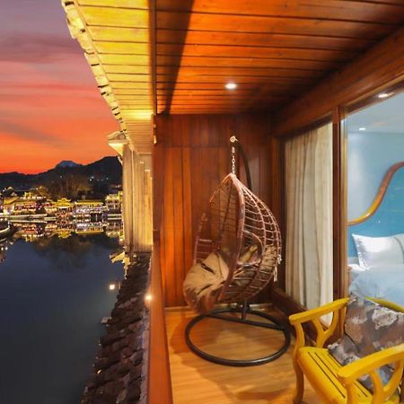 Fenghuang Ancient Town Lazy Cat Riverside Inn Extérieur photo