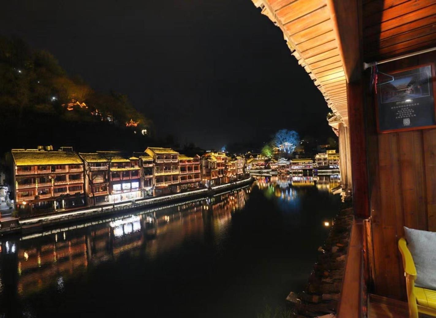 Fenghuang Ancient Town Lazy Cat Riverside Inn Extérieur photo