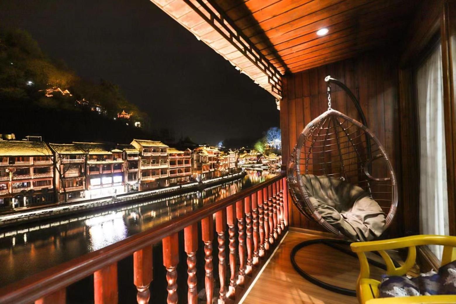 Fenghuang Ancient Town Lazy Cat Riverside Inn Extérieur photo