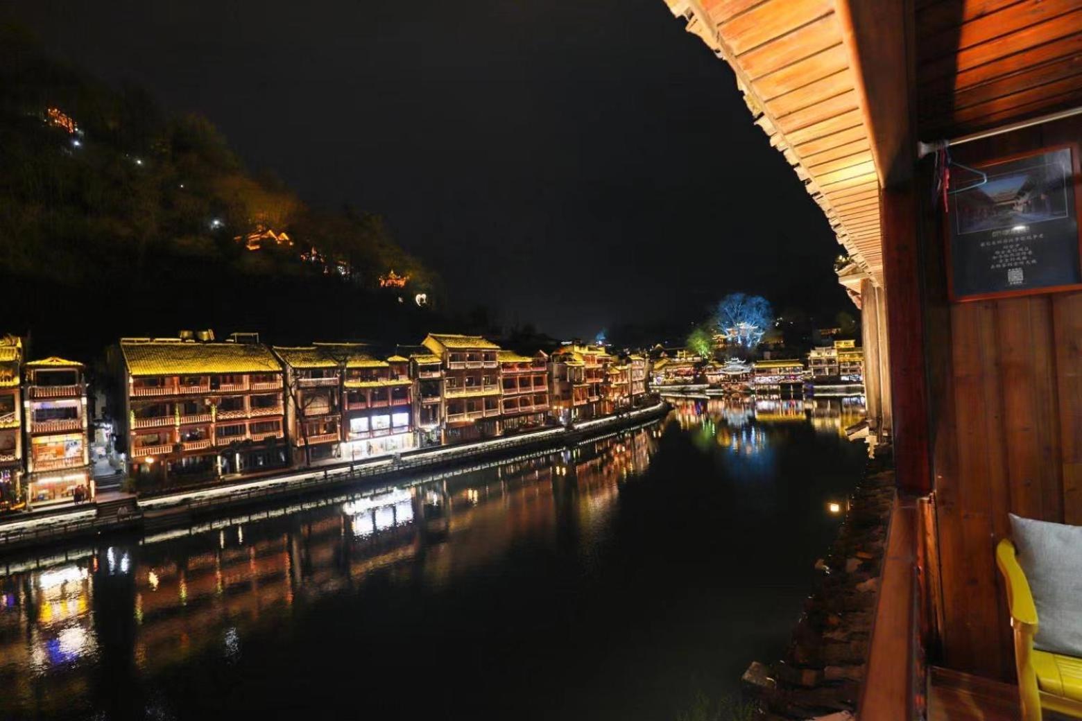 Fenghuang Ancient Town Lazy Cat Riverside Inn Extérieur photo