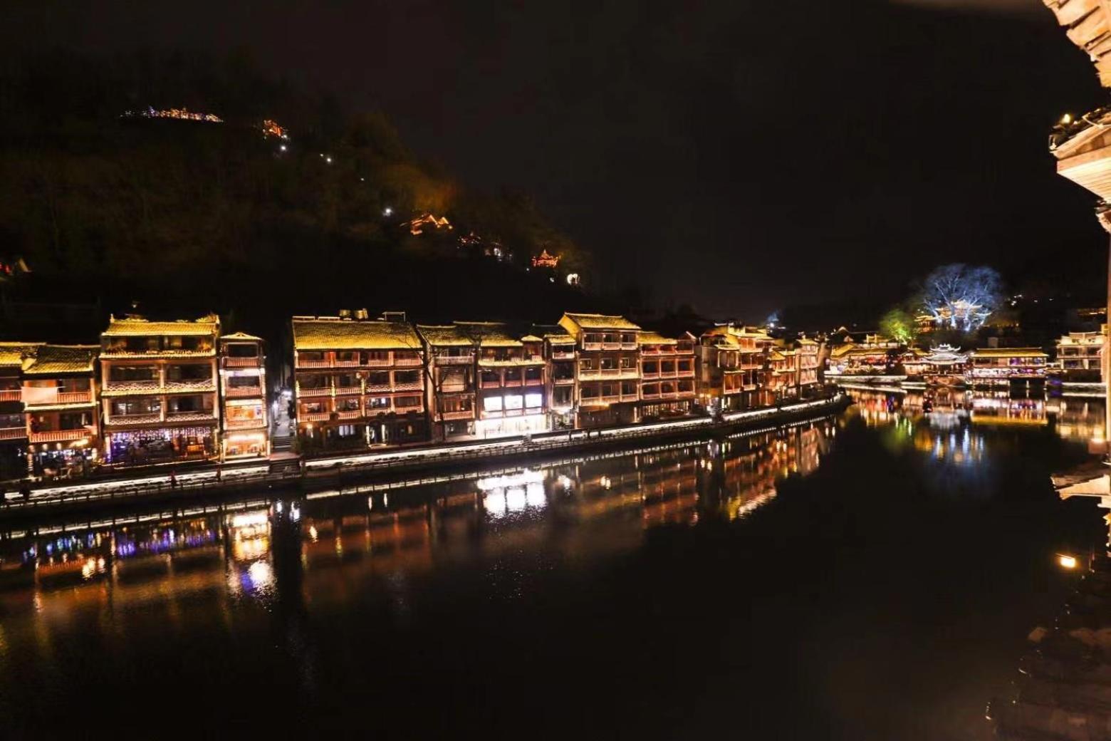 Fenghuang Ancient Town Lazy Cat Riverside Inn Extérieur photo