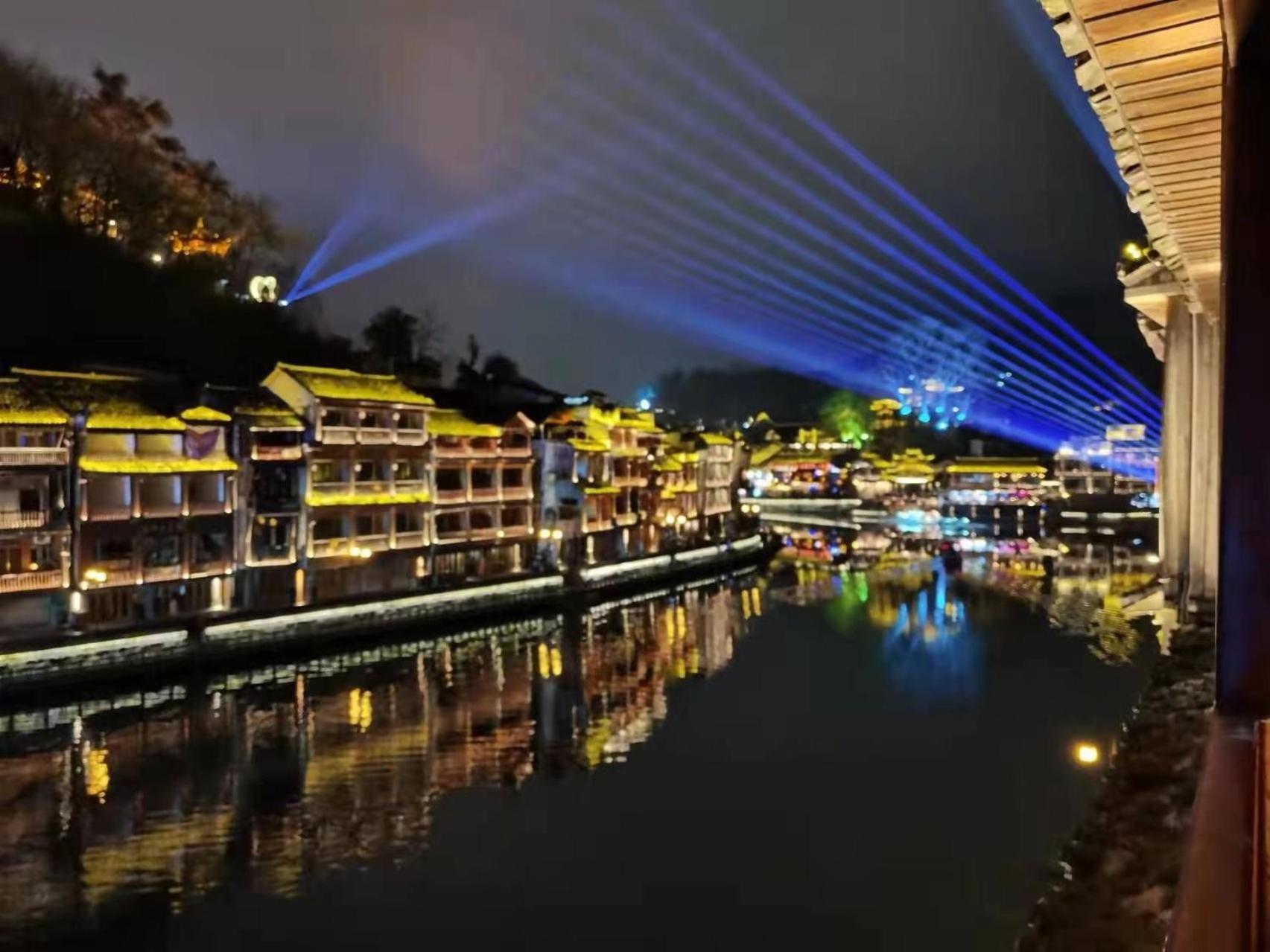 Fenghuang Ancient Town Lazy Cat Riverside Inn Extérieur photo