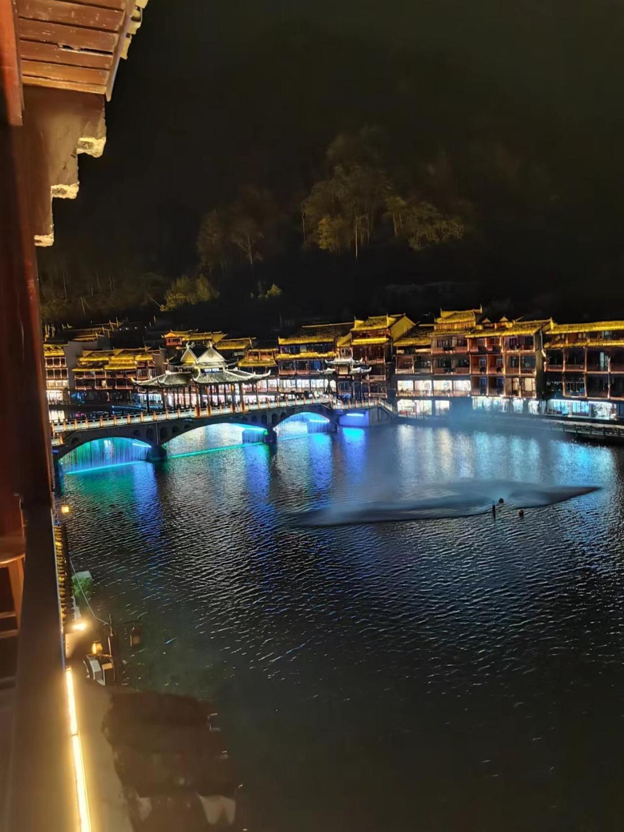 Fenghuang Ancient Town Lazy Cat Riverside Inn Extérieur photo
