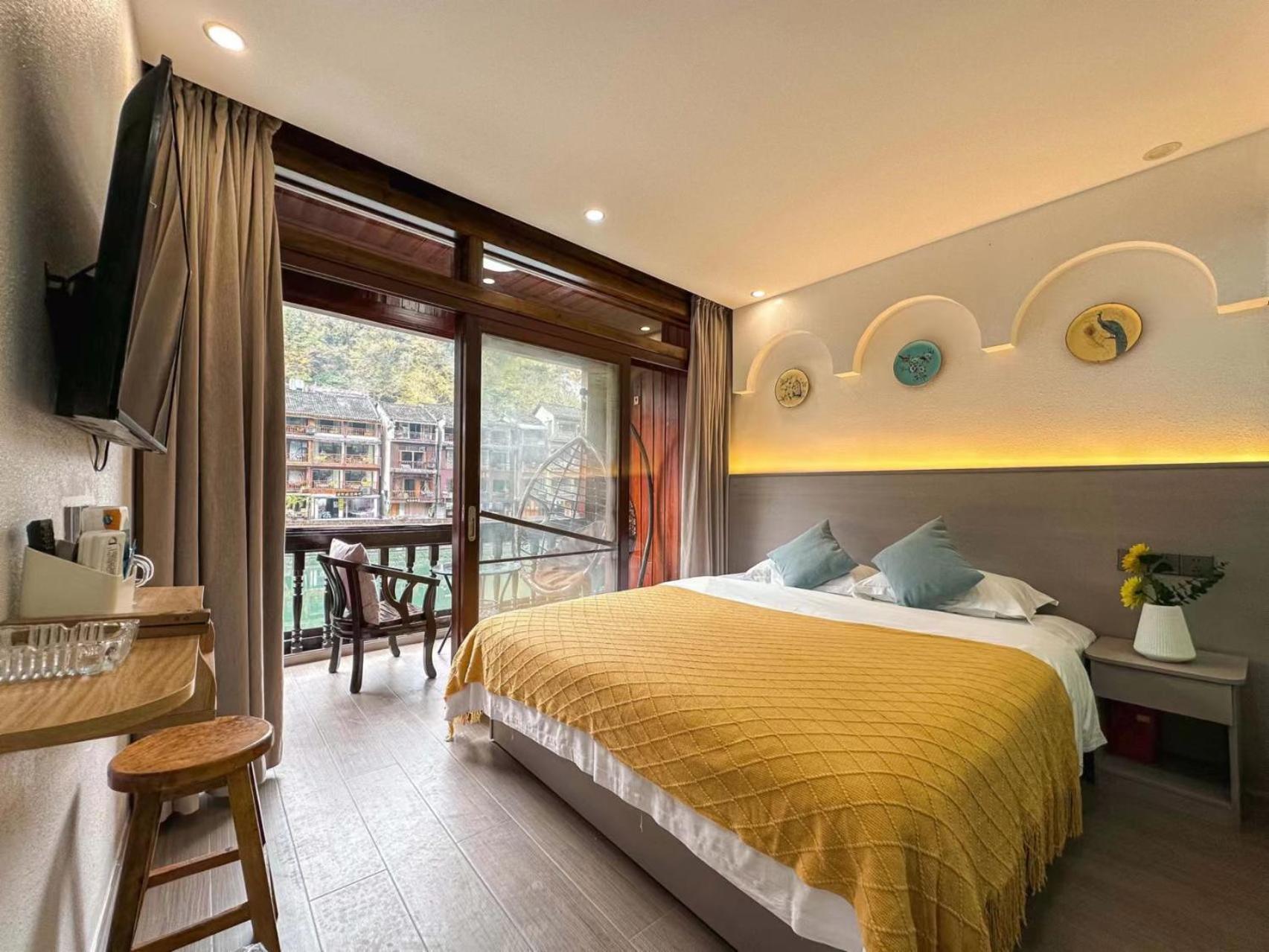 Fenghuang Ancient Town Lazy Cat Riverside Inn Extérieur photo