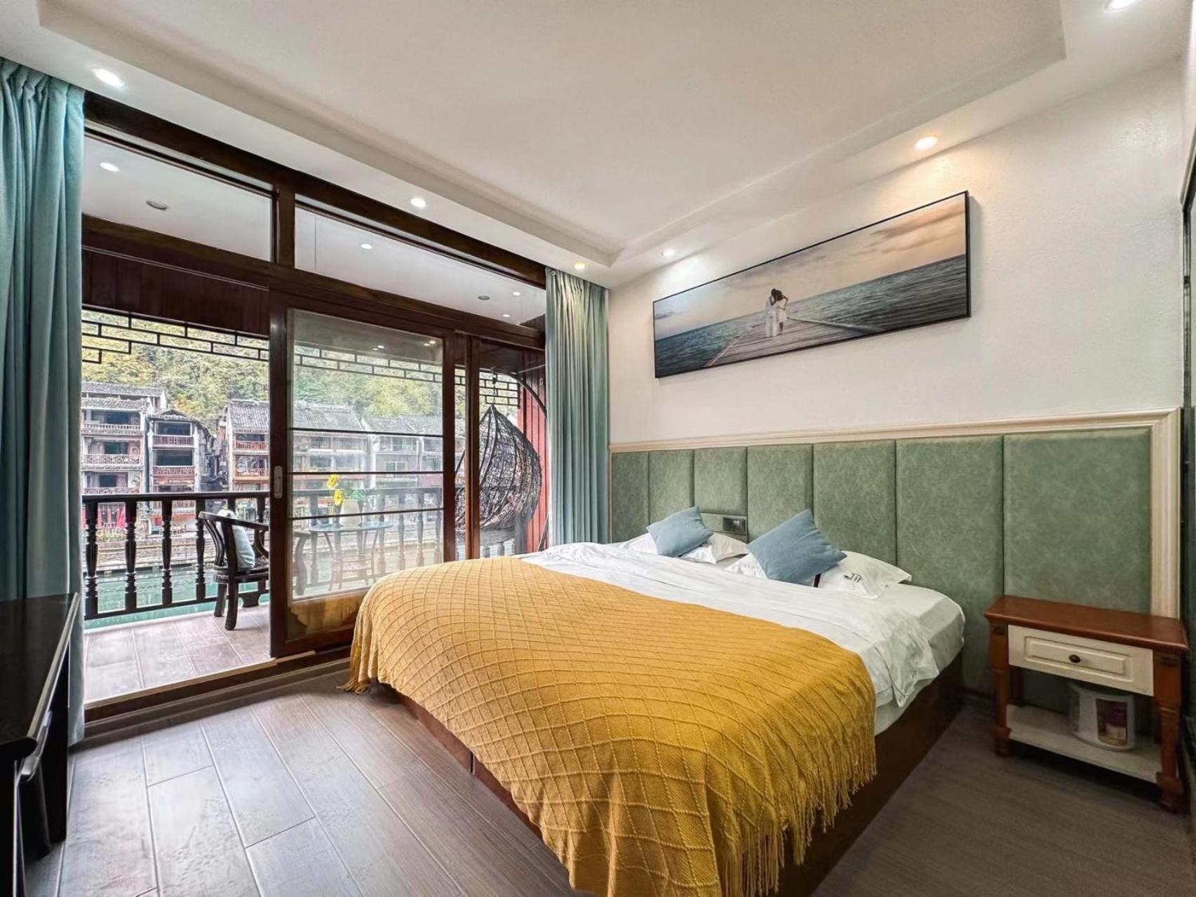 Fenghuang Ancient Town Lazy Cat Riverside Inn Extérieur photo