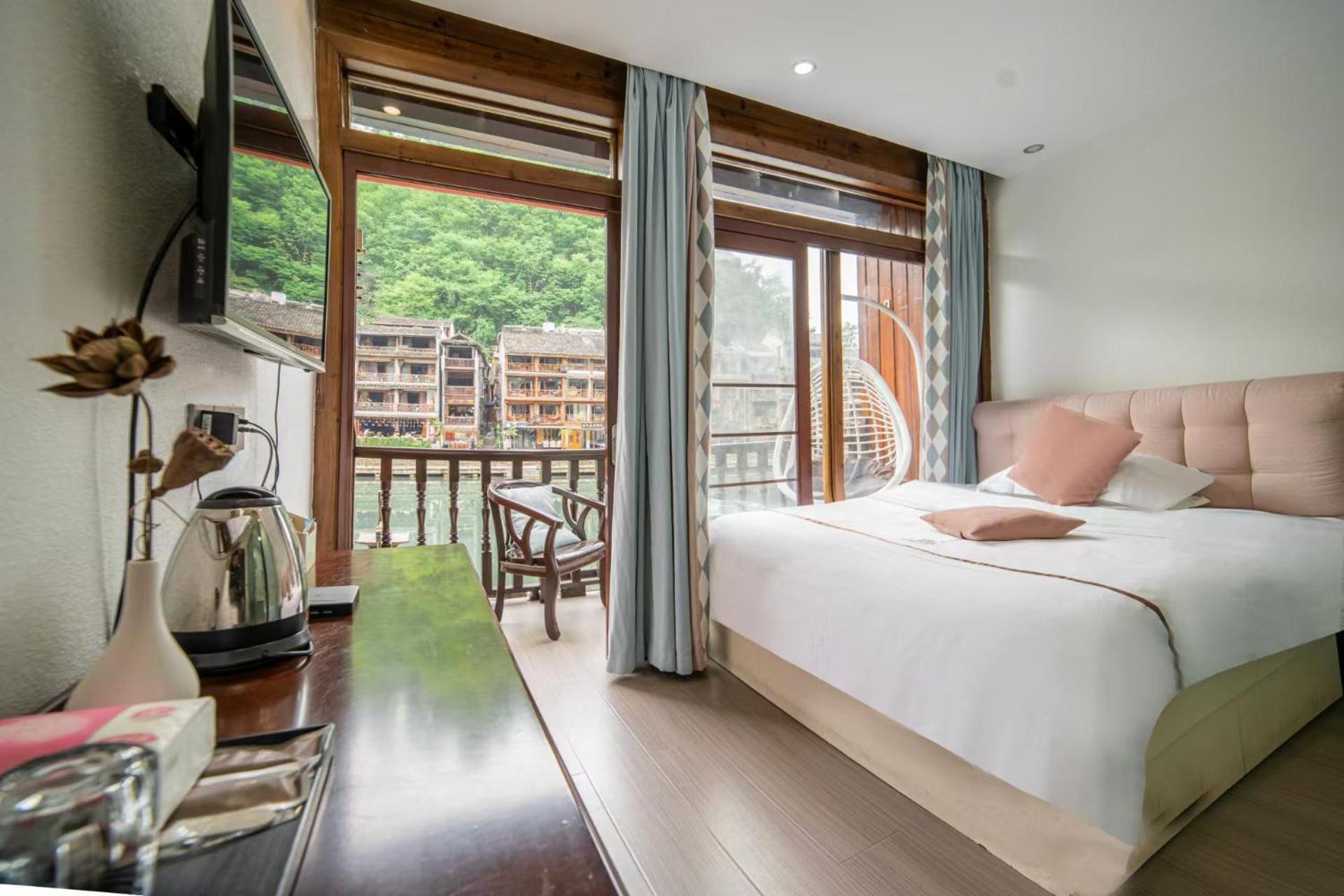Fenghuang Ancient Town Lazy Cat Riverside Inn Extérieur photo