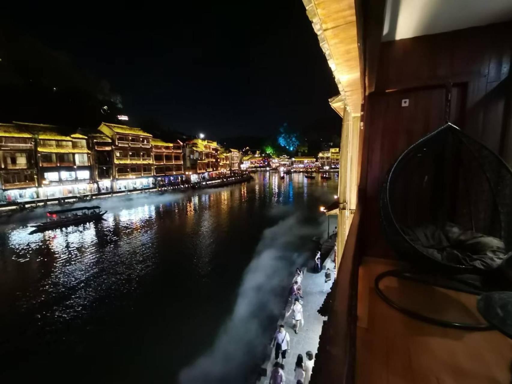 Fenghuang Ancient Town Lazy Cat Riverside Inn Extérieur photo