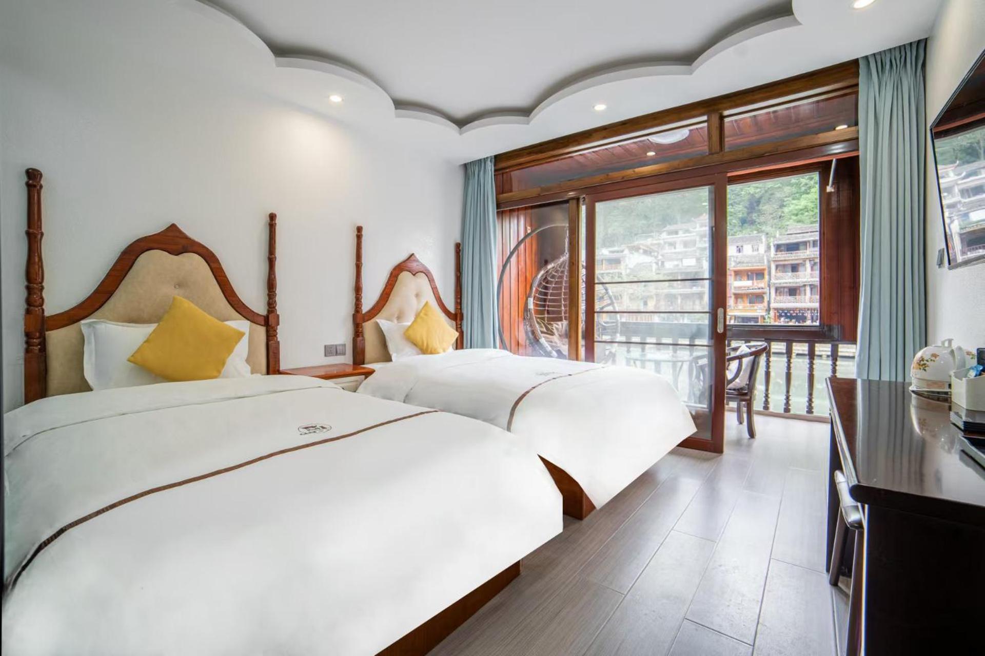 Fenghuang Ancient Town Lazy Cat Riverside Inn Extérieur photo