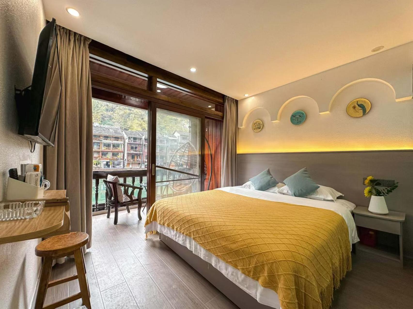 Fenghuang Ancient Town Lazy Cat Riverside Inn Extérieur photo
