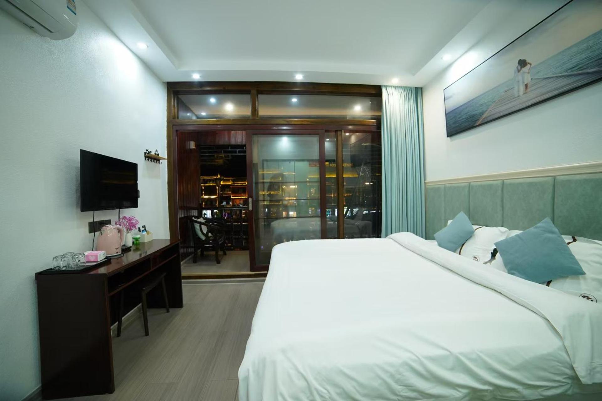 Fenghuang Ancient Town Lazy Cat Riverside Inn Extérieur photo