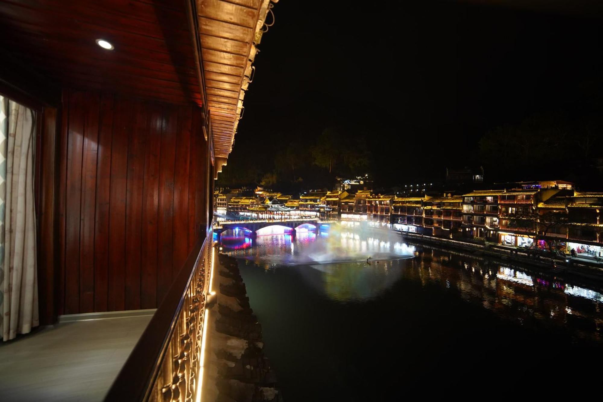 Fenghuang Ancient Town Lazy Cat Riverside Inn Extérieur photo