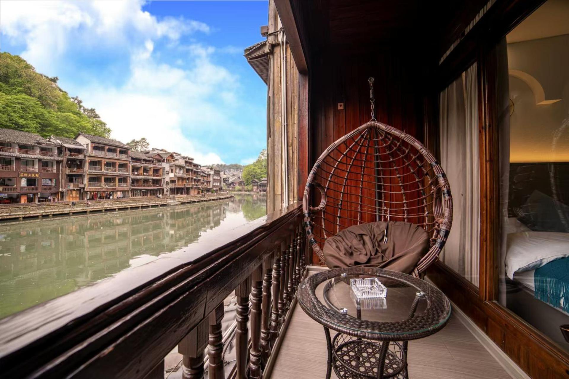 Fenghuang Ancient Town Lazy Cat Riverside Inn Extérieur photo