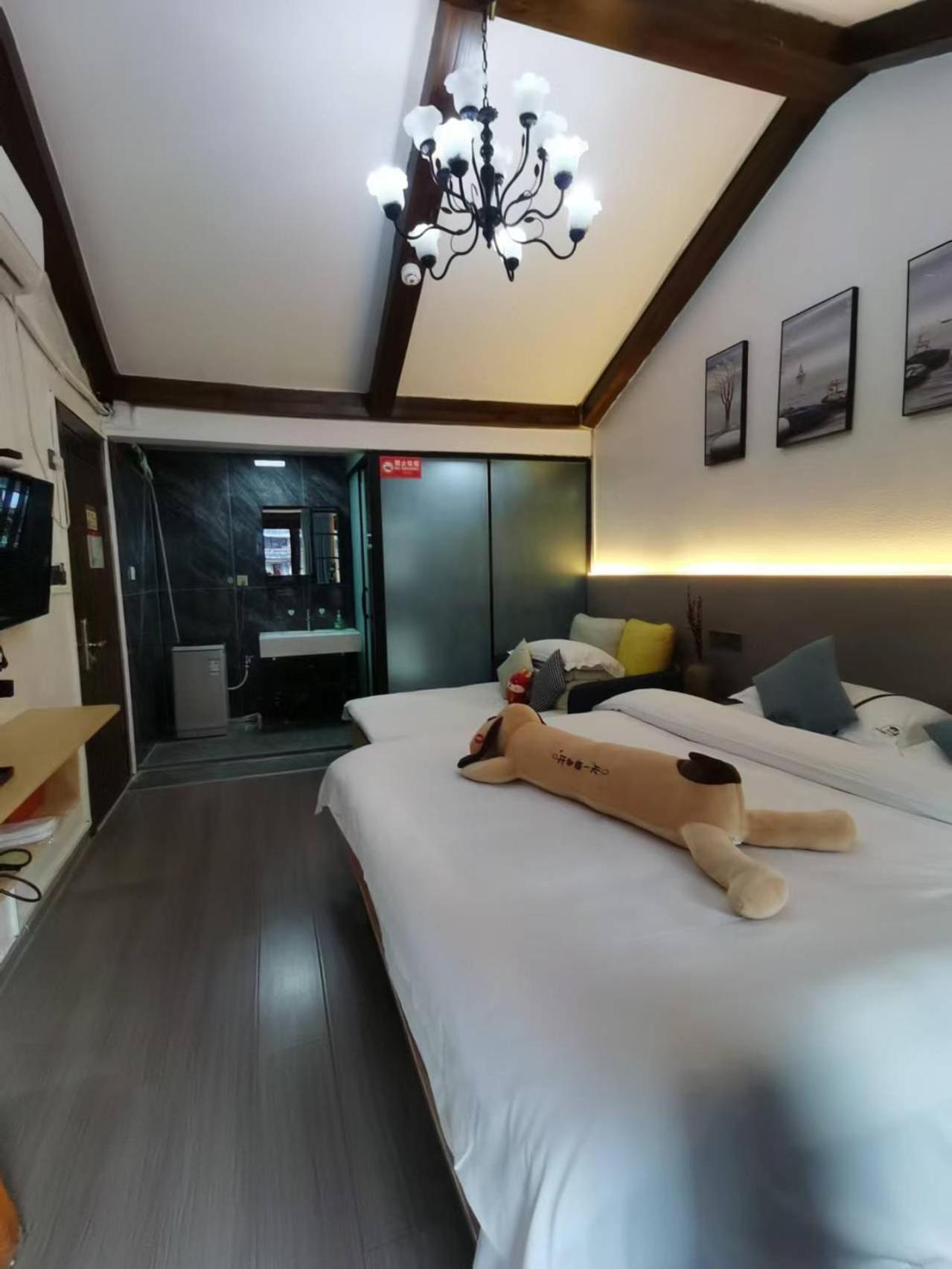 Fenghuang Ancient Town Lazy Cat Riverside Inn Extérieur photo