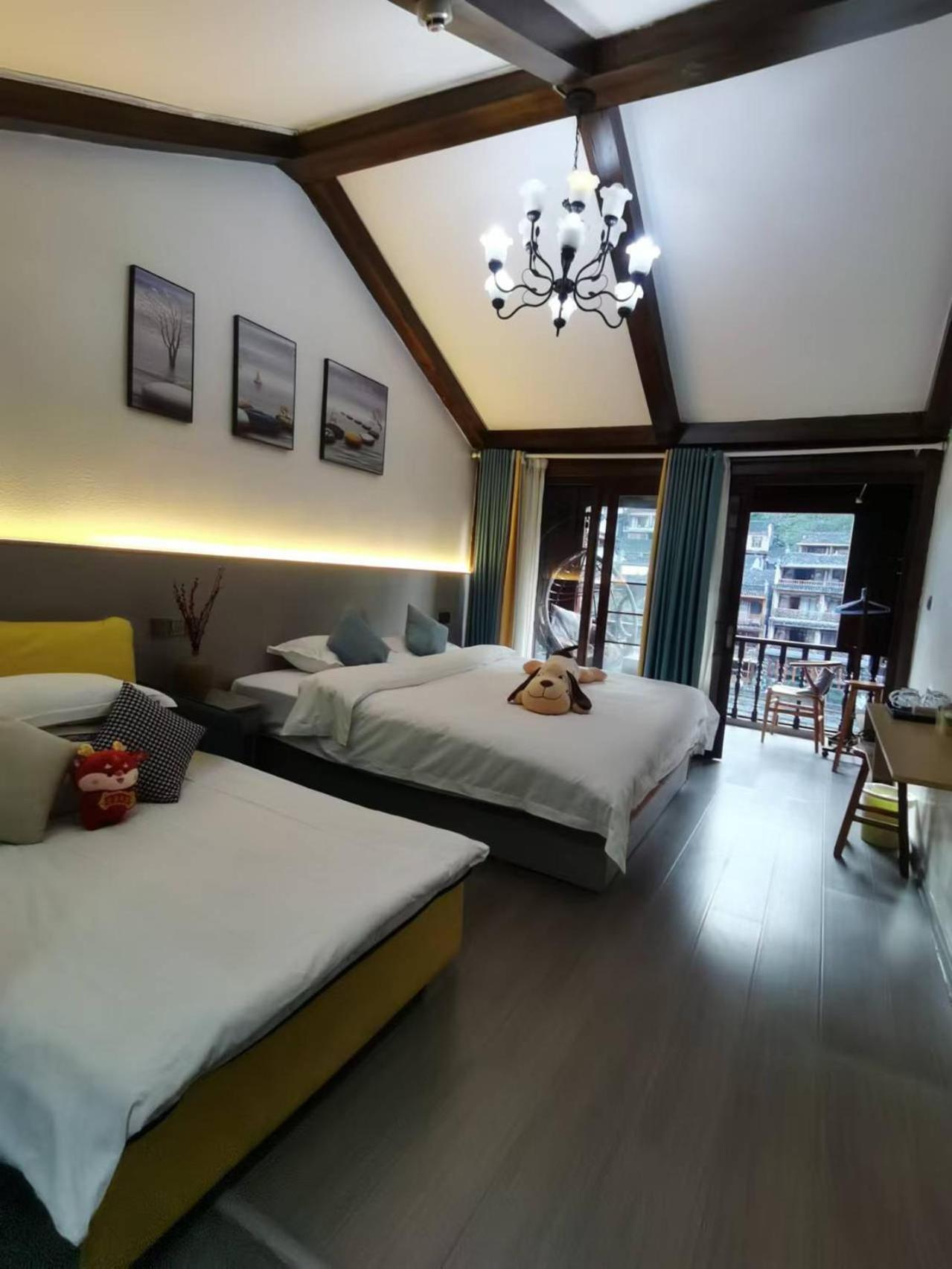 Fenghuang Ancient Town Lazy Cat Riverside Inn Extérieur photo